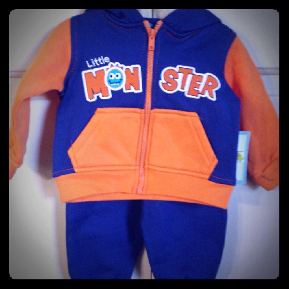 NWT duck duck goose sweat pants and hoodie set